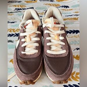 Nike Waffle Debut Vintage Size 6